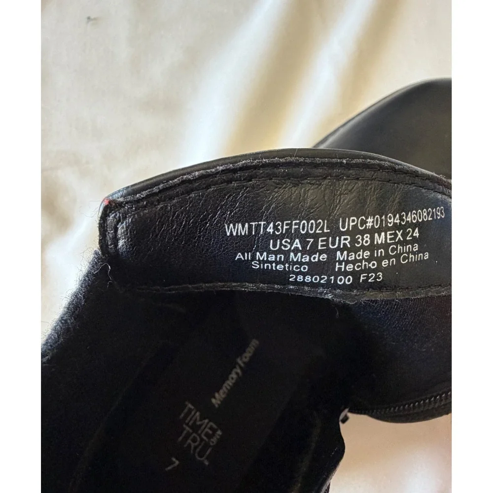Time and Tru Womens Black Lug Sole Ankle Boots Side Zip Memory Foam Size 7
